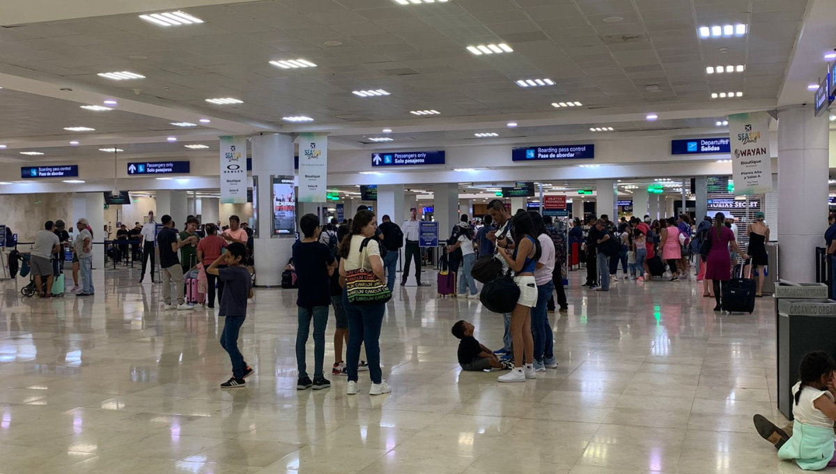 Retrasan dos horas cuatro vuelos en el aeropuerto de Cancún: EN VIVO