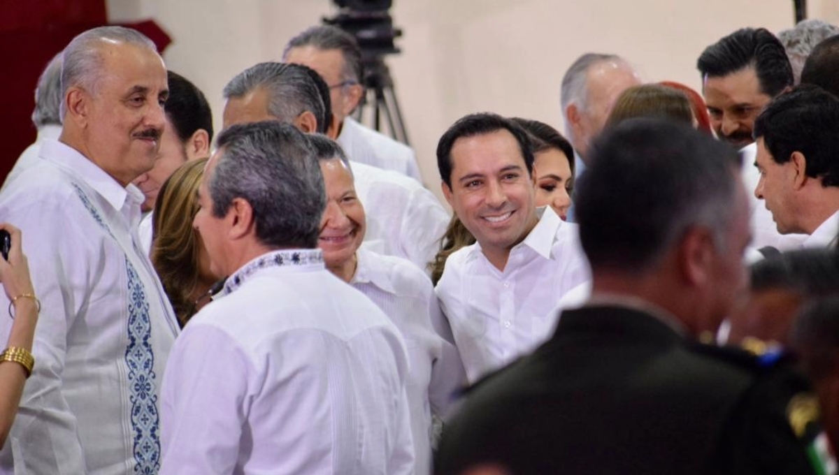 Mauricio Vila, gobernador de Yucatán, llega a Campeche al Quinto Informe de AMLO
