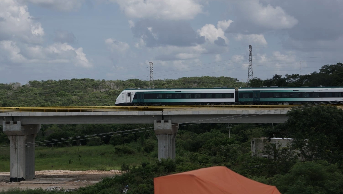 AMLO inicia recorrido sobre las vías del Tren Maya: VIDEO
