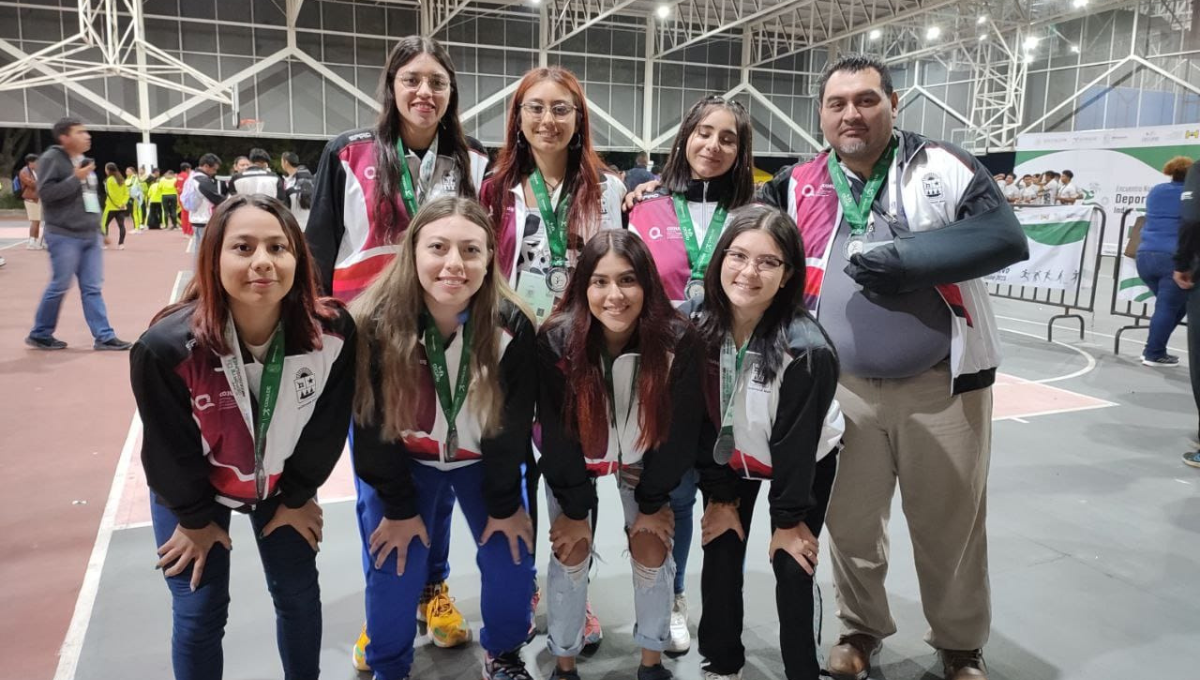 Quintana Roo: Equipo de voleibol femenil gana medalla de plata en Encuentro Deportivo en Morelia