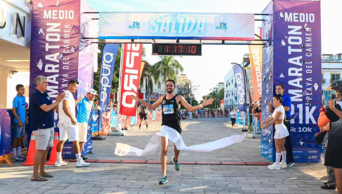 Dos mexicanos ganan el Medio Maratón "Por la Paz" en Playa del Carmen  2023