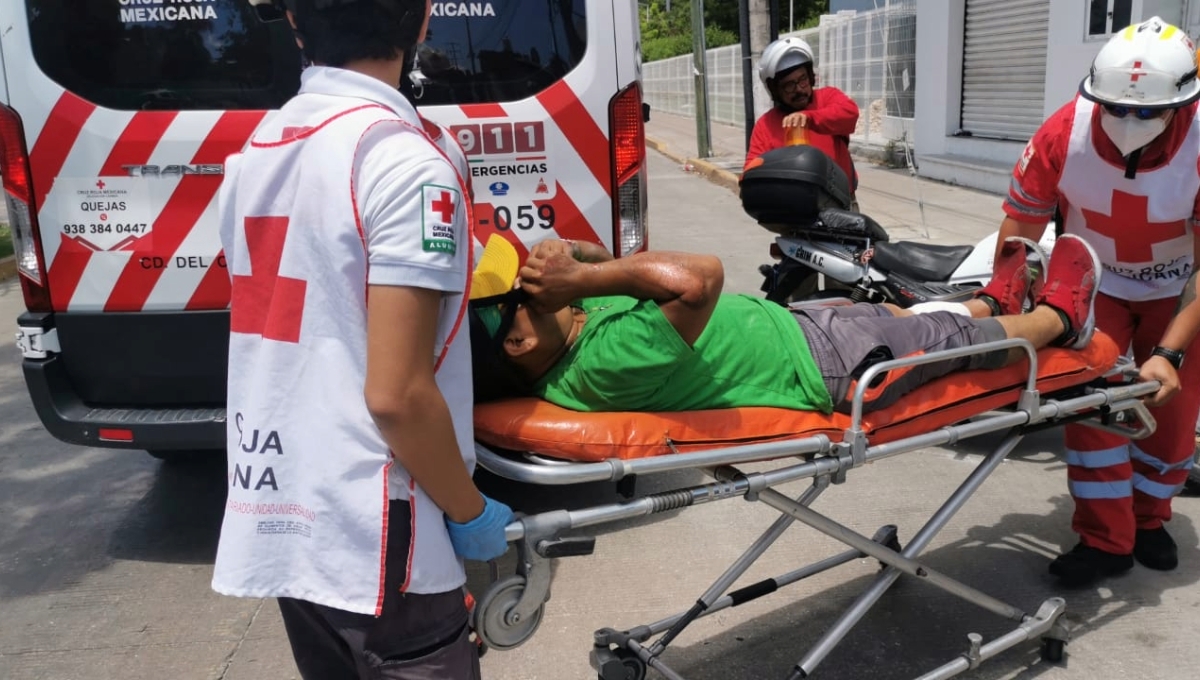 Camioneta de empresa petrolera de Ciudad del Carmen manda al hospital a motociclista