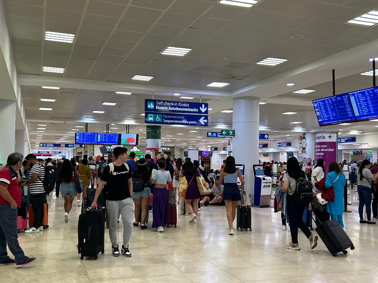 Aeropuerto de Cancún reporta cancelaciones y retrasos en vuelos a Estados Unidos: EN VIVO