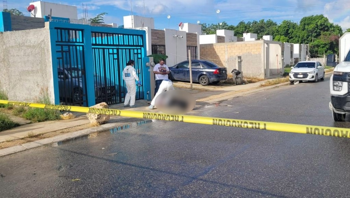Hombre resbala y muere al caer en el pavimento en la Región 107 en Cancún