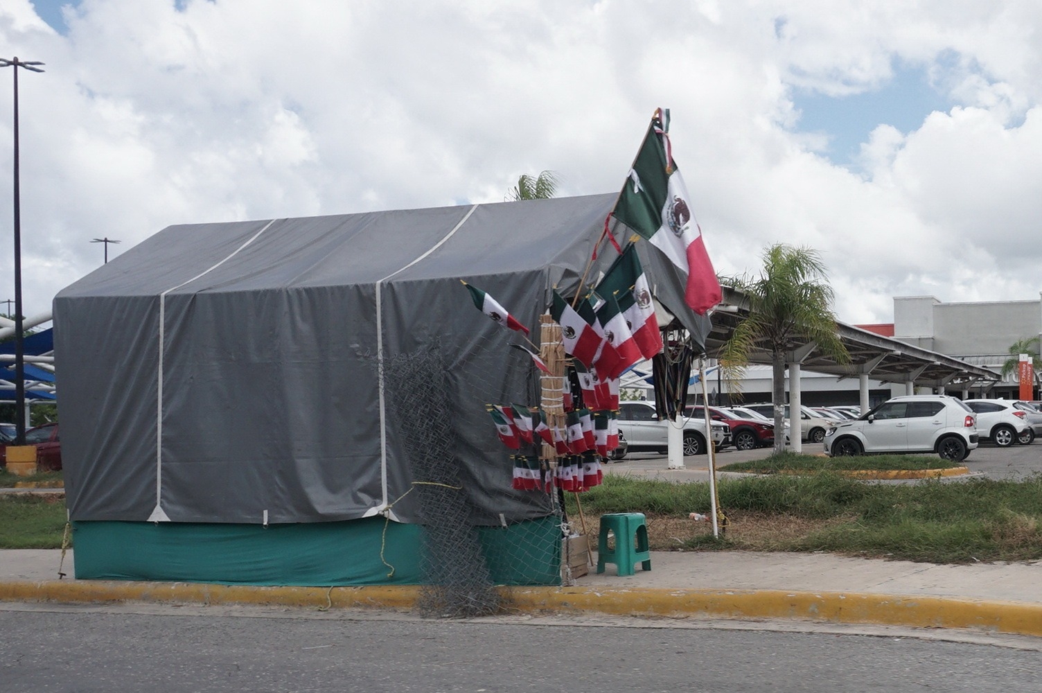 Comerciantes de Campeche esperan con ansías las Fiestas Patrias; prevén repunte en sus ventas