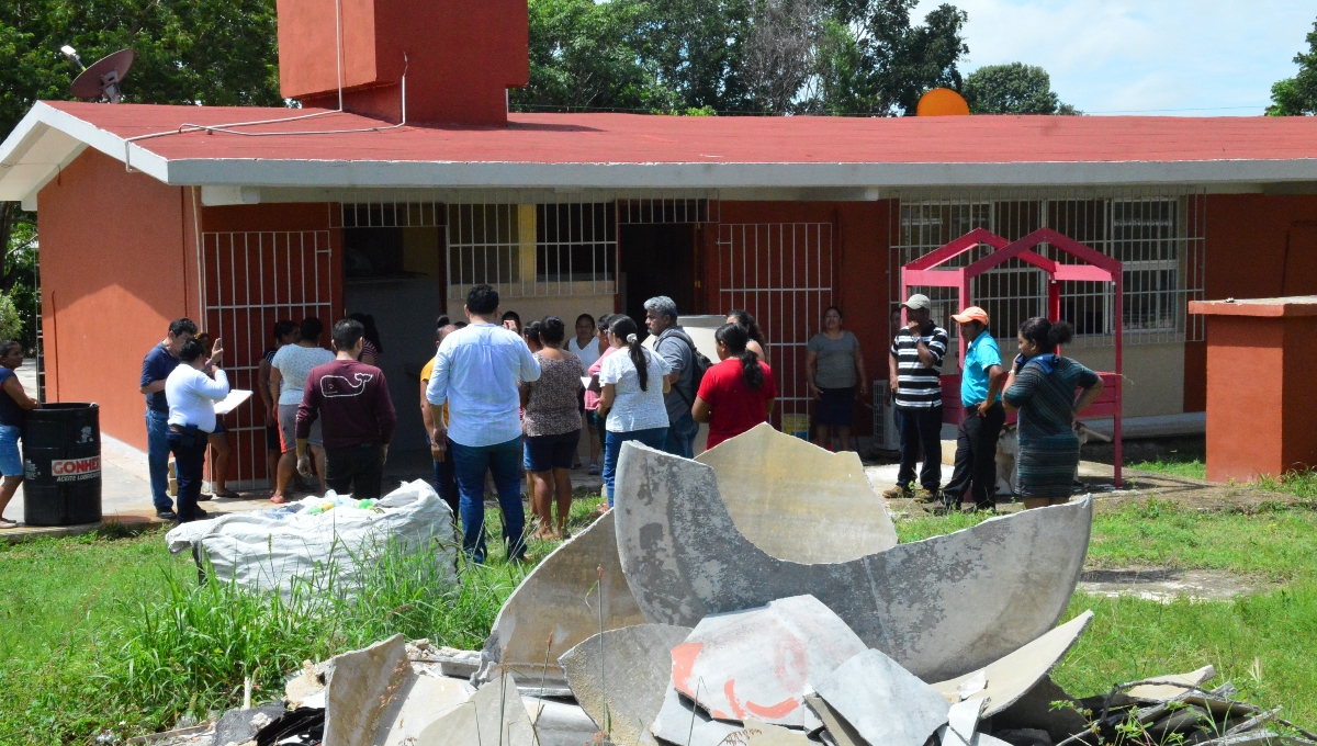 Padres reportan estafa en rehabilitación de telesecundaria en Campeche; lleva un año sin terminar