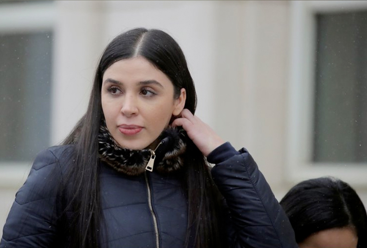 Emma Coronel, esposa del Chapo Guzmán, sale de la cárcel