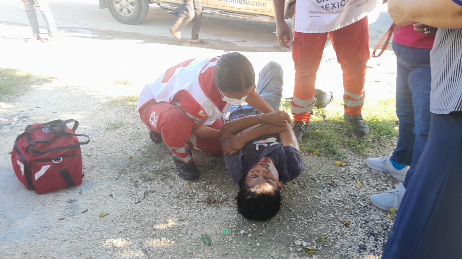 Motociclista resulta herido tras chocar contra camioneta en Escárcega