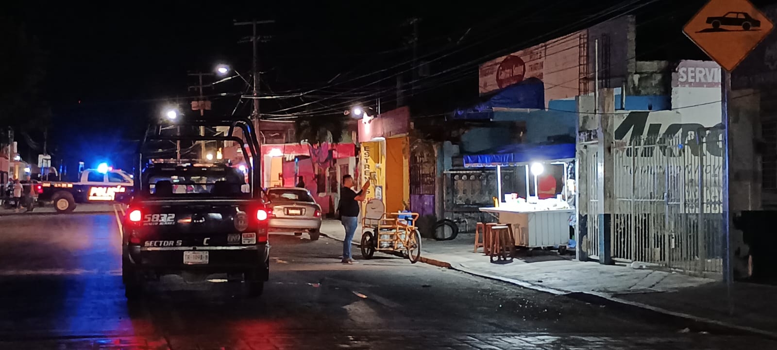 Matan a balazos al cliente de una taquería en Cancún