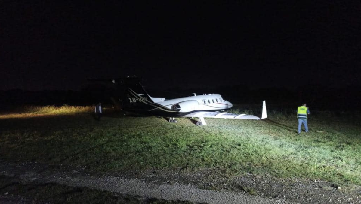 Jet sufre fallo y termina fuera de la pista del aeropuerto de Mérida