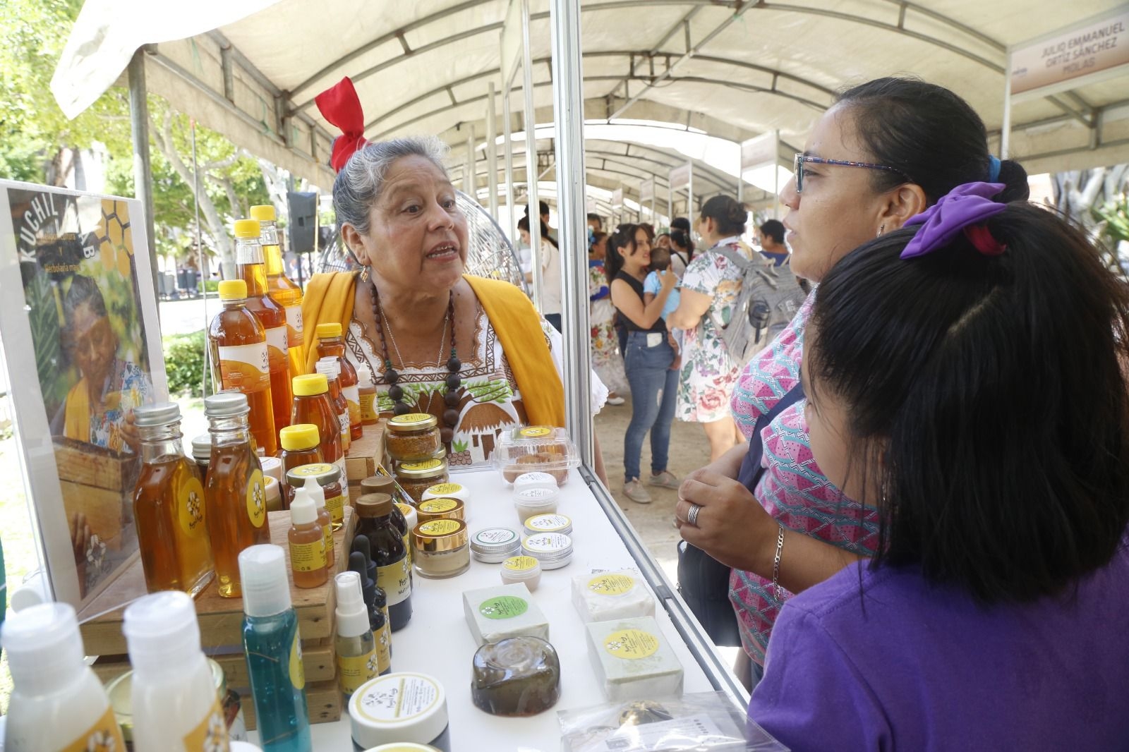 La Feria de la Miel se realiza en la Plaza Grande de Mérida