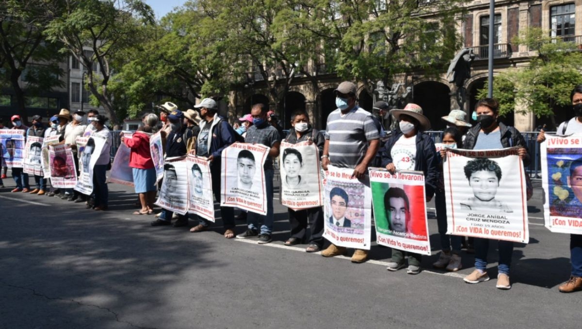 Padres de estudiantes desaparecidos de Ayotzinapa recibirán el próximo lunes un expediente con todo lo que se tiene