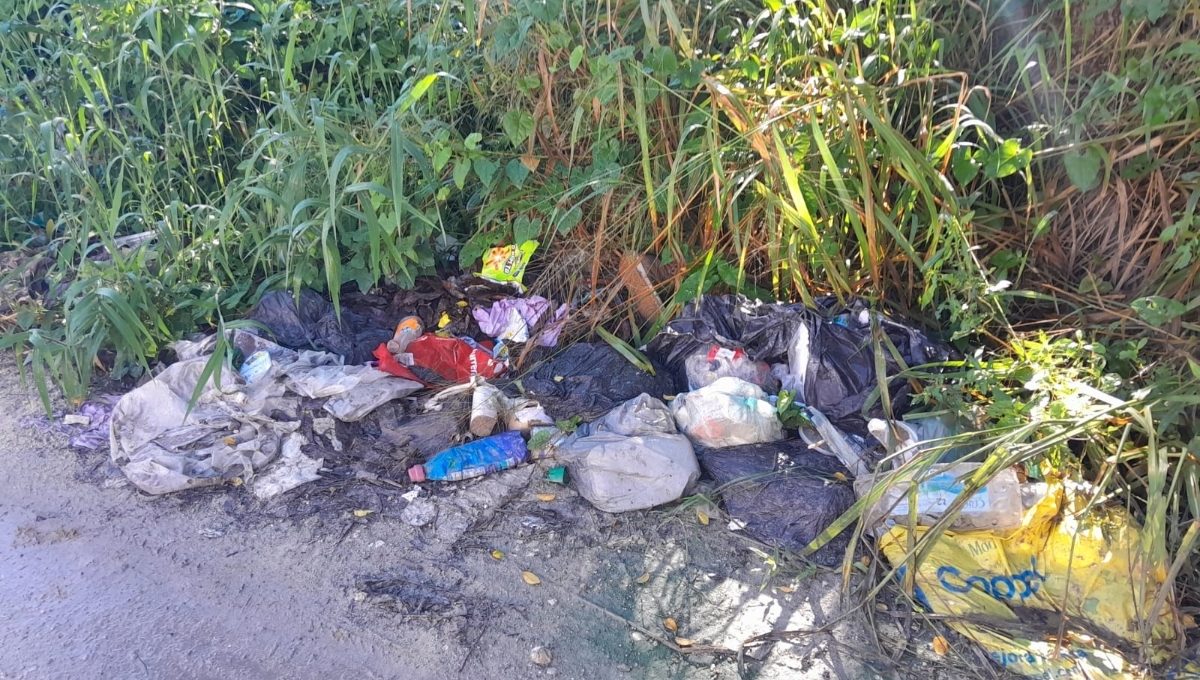 Vecinos de Sabancuy, Campeche, hartos de la basura en las calles