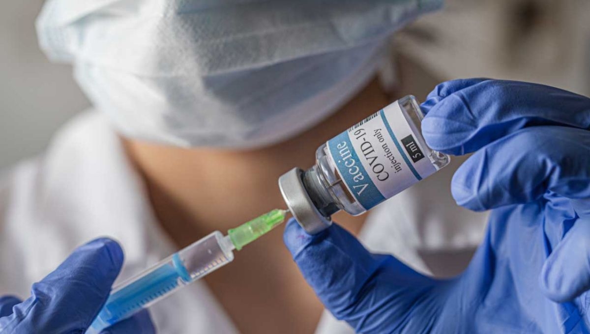 Cofepris abre convocatoria para someter a registro sanitario vacunas contra COVID-19, permitiendo su comercialización en México.