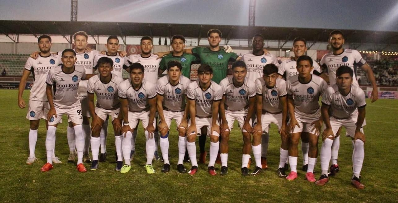 Pioneros de Cancún FC vencen a los Petroleros de Salamanca y afianzan su paso