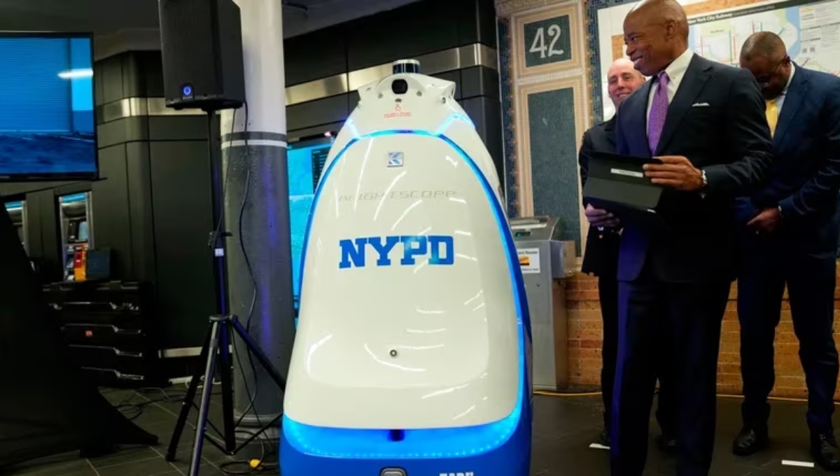 Así luce el robot policía que patrullará la estación de metro de Times Square