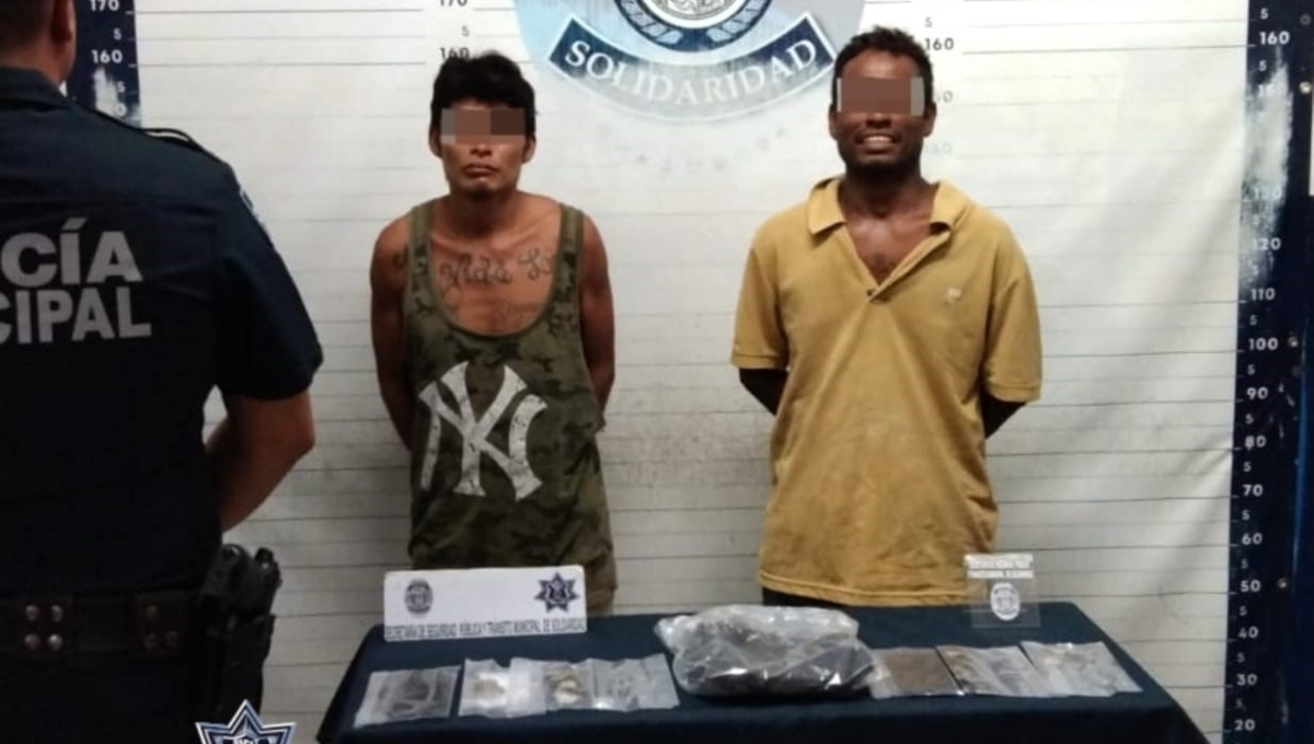 Los cuatro hombres tenían drogas como cristal y marihuana para su presunta venta