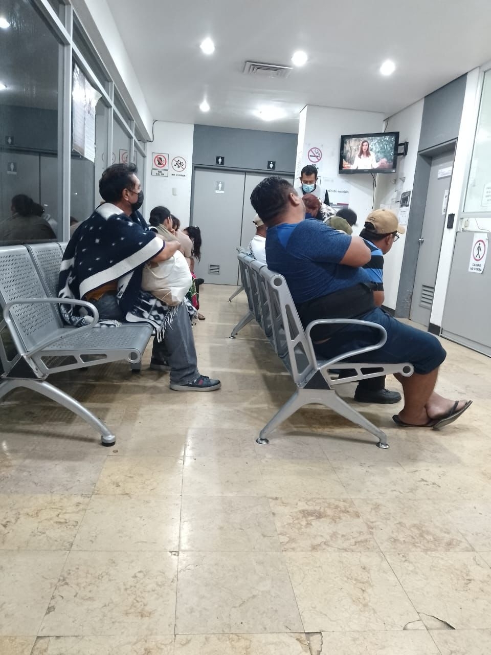 Pacientes del ISSSTE en Chetumal esperan hasta 5 horas para atención médica