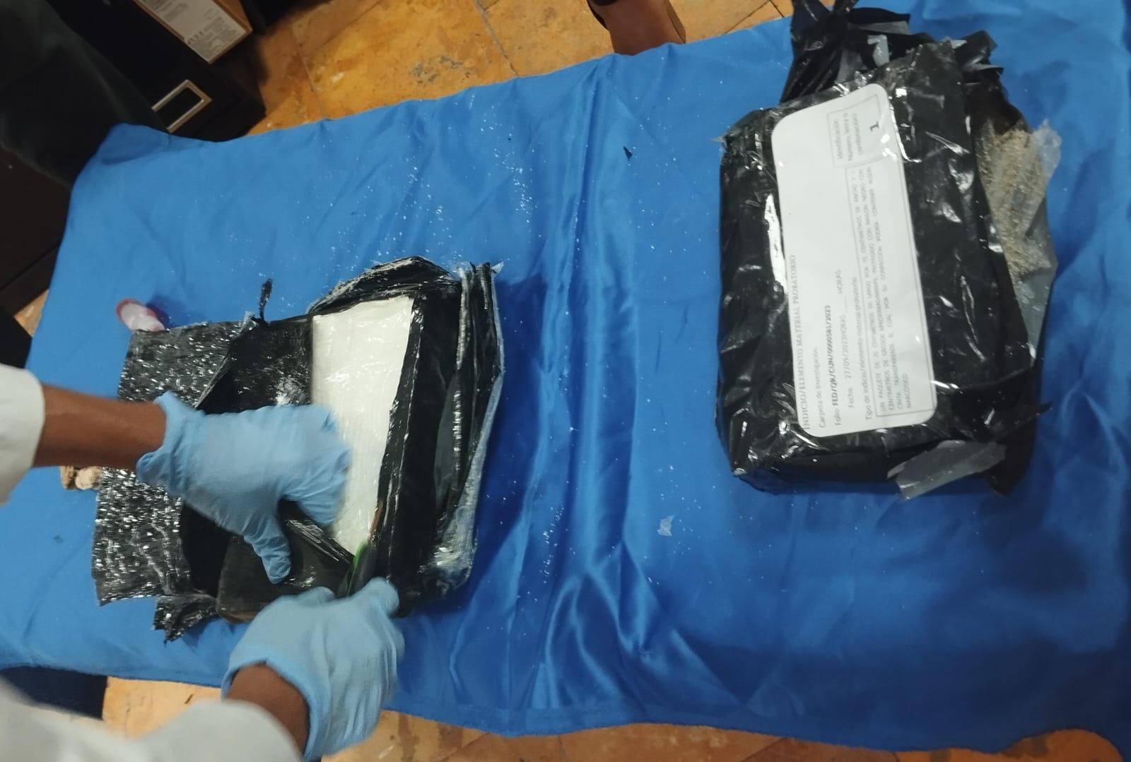 El ladrillo de cocaína fue hallado en la costa de Cozumel