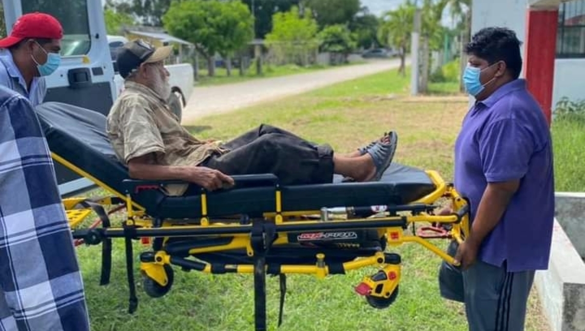 Vecinos de Sabancuy piden ayuda para rescatar a un abuelito abandonado
