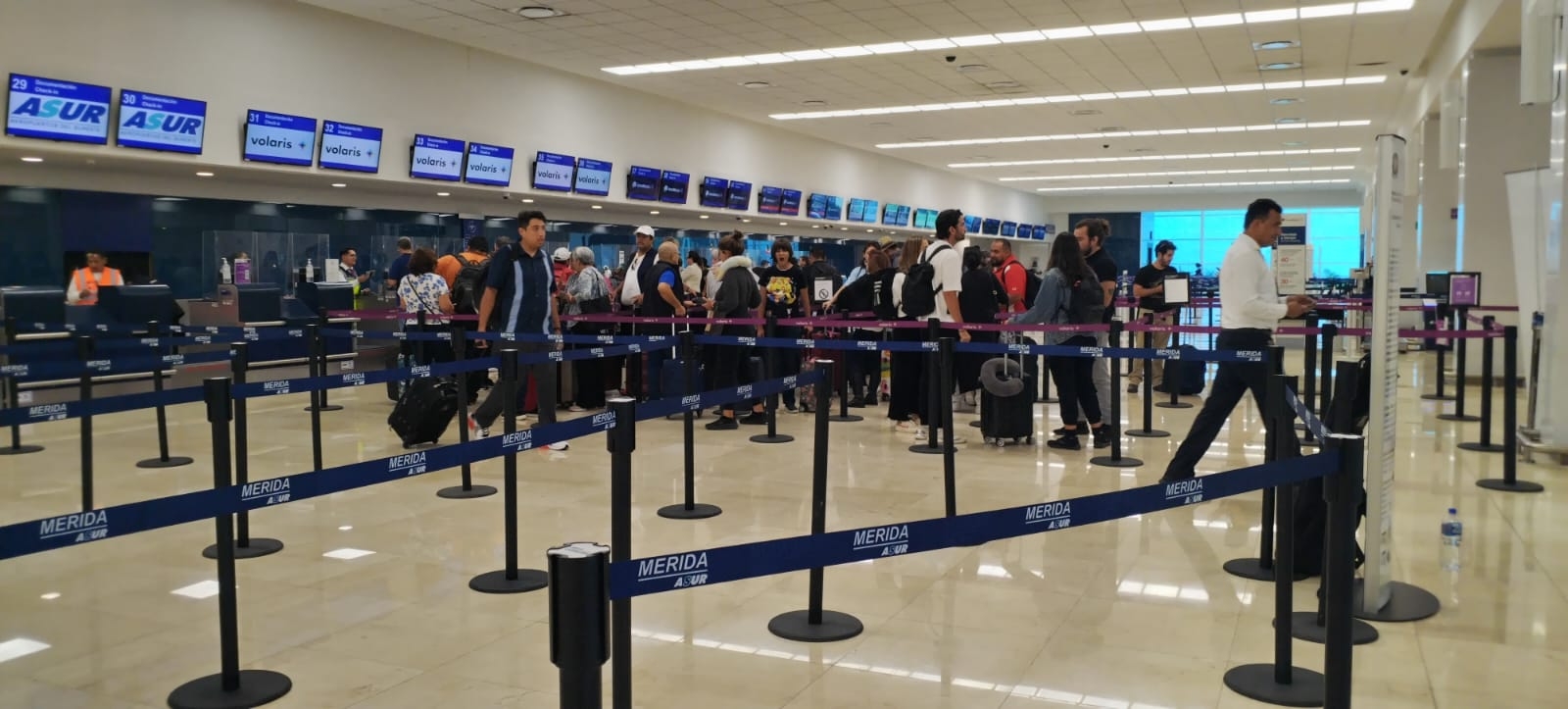 Se registra buena afluencia en vuelos en el aeropuerto de Mérida este viernes