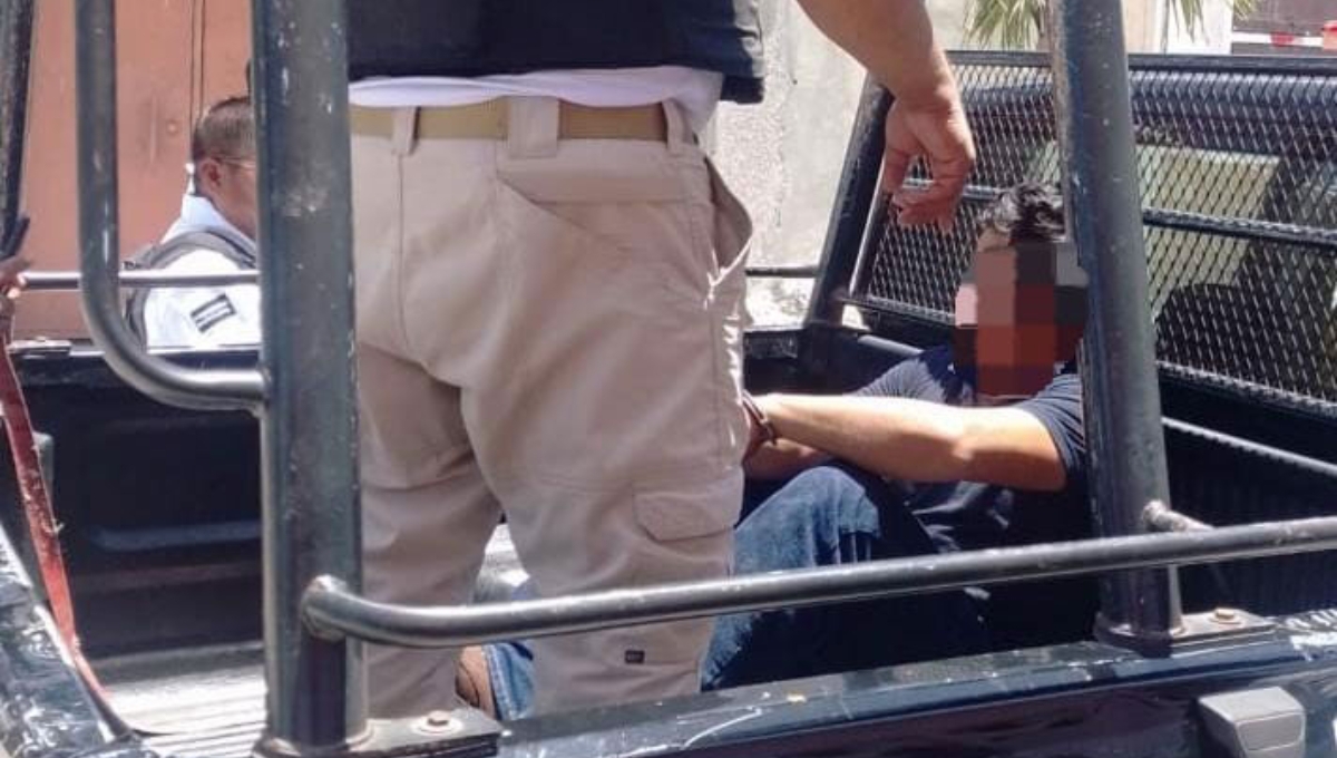 Detienen a hombre por amenazar a su pareja con una pistola en Ciudad del Carmen