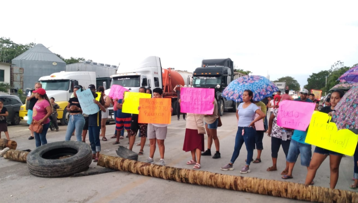 Vecinos de Nicolás Bravo, Chetumal, amenazan con bloqueo carretero; exigen un nuevo Alcalde