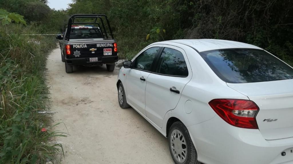 Hallan cuerpo sin vida con narcomensaje en el tramo Cancún-Tulum
