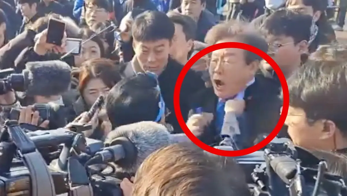 Apuñalan en el cuello a Lee Jae-myung, líder de oposición de Corea del Sur: VIDEO