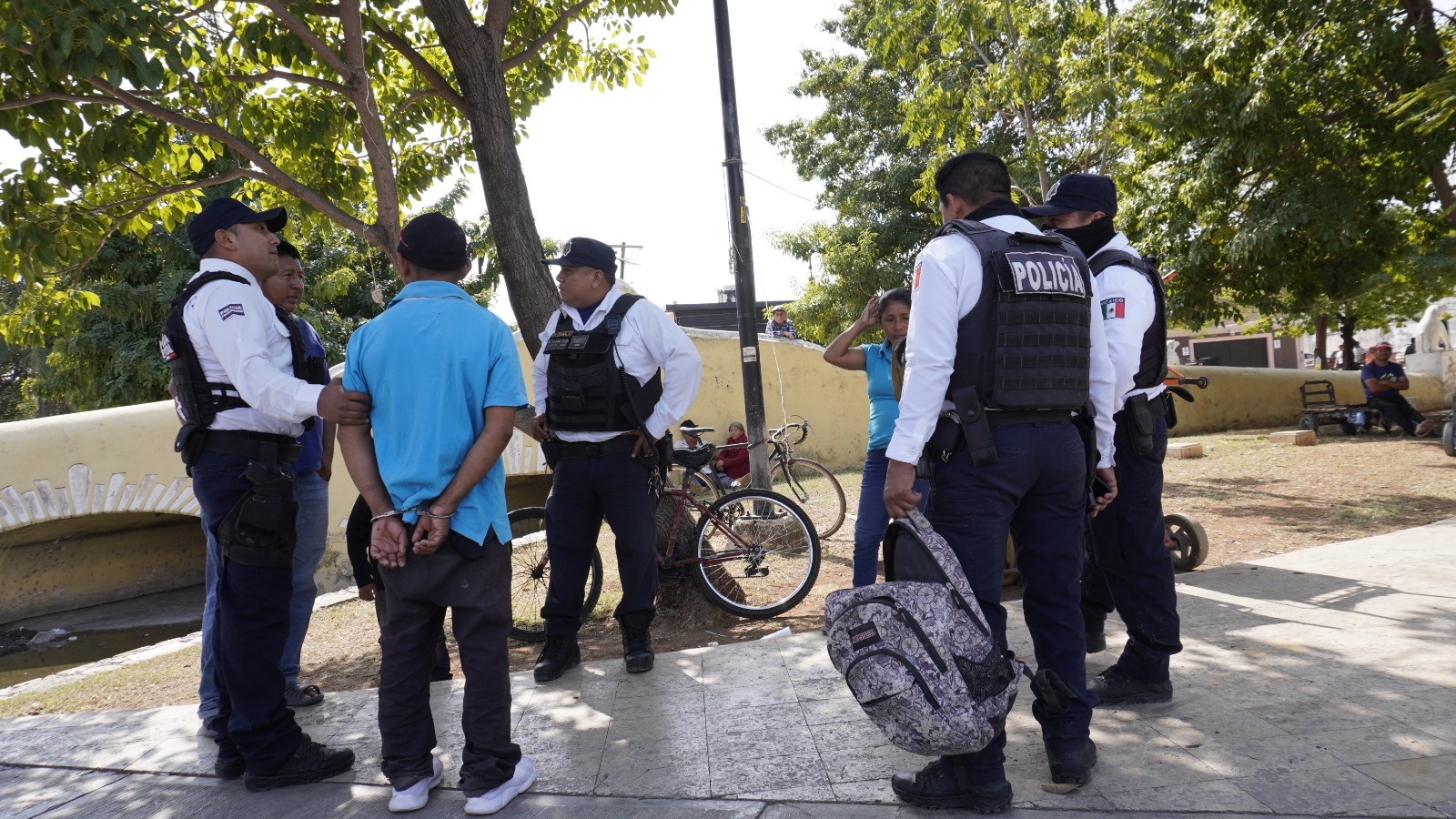 Policía de Campeche asegura a un ladrón en el mercado principal “Pedro Sainz de Baranda”