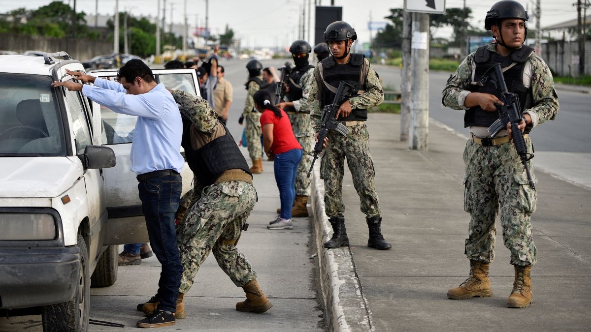 Suman 5 muertos y más de 300 detenidos en Ecuador en las últimas horas