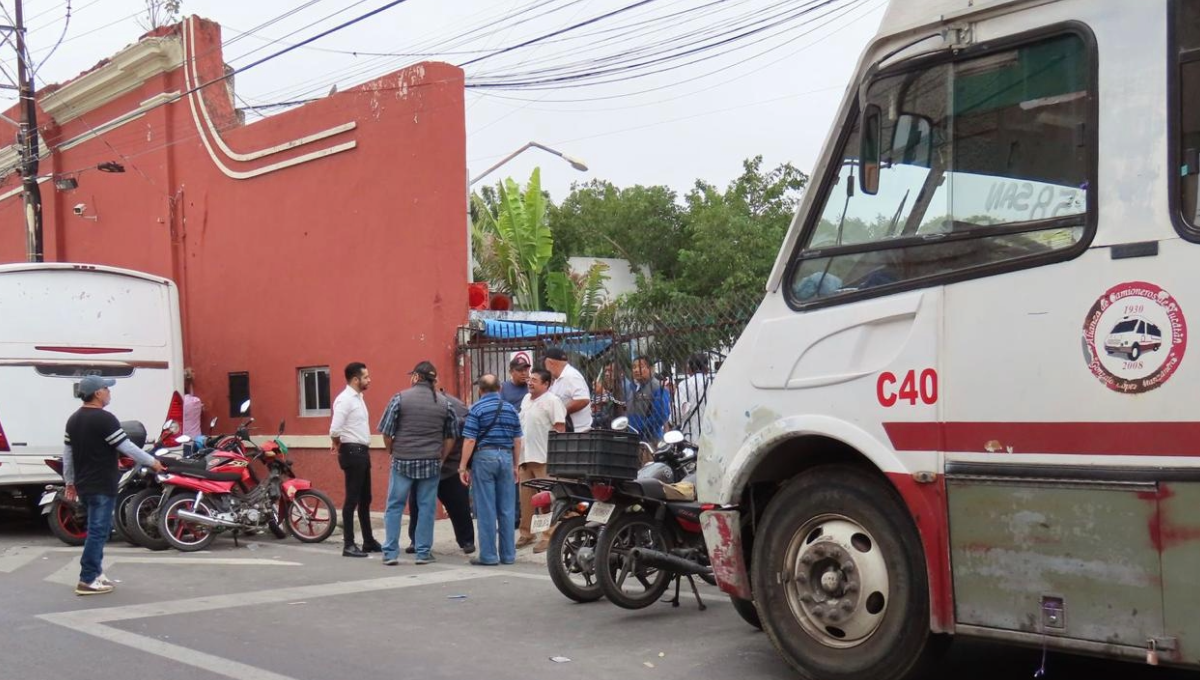 Entregan 12 unidades retenidas de la Alianza de Camioneros de Yucatán: EN VIVO
