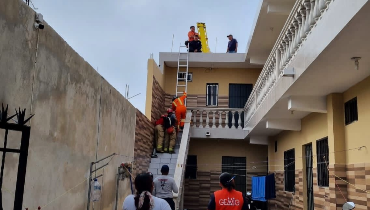 Albañil se electrocuta en Chetumal mientras trabajaba en una casa