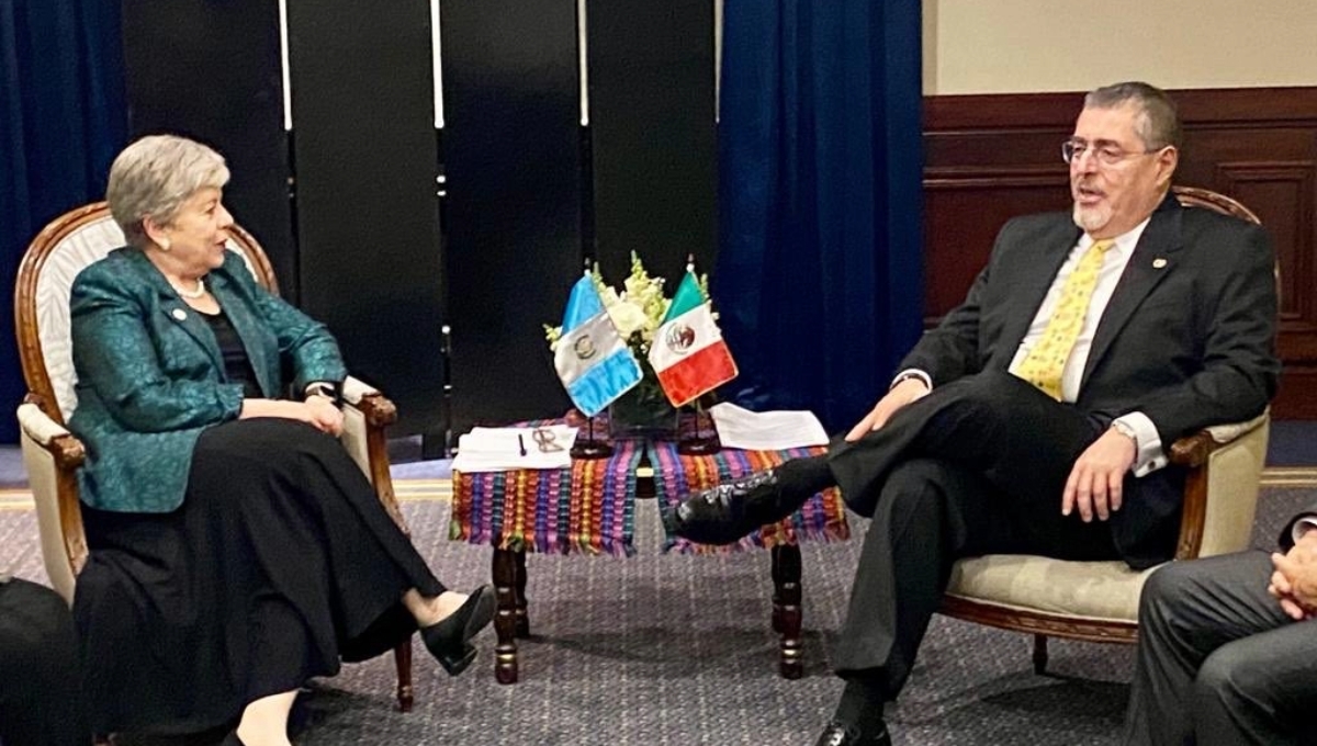 Alicia Bárcena, secretaria de Relaciones Exteriores, se reúne con el Presidente de Guatemala