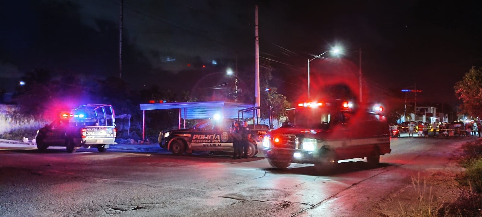 Asesinan a tiros a un hombre que caminaba por la calle en Cancún