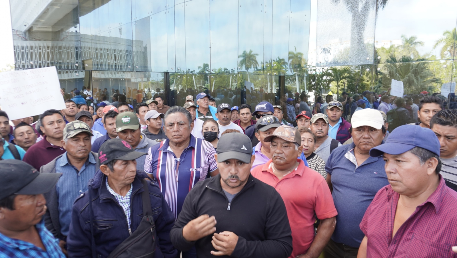 Campesinos de Hopelchén, Campeche, se manifiestan para solicitar apoyo de las autoridades: VIDEO