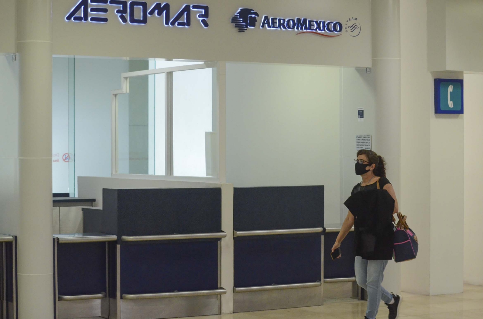 Profeco supervisará a Aeroméxico por cancelación de vuelos en el aeropuerto de Cancún