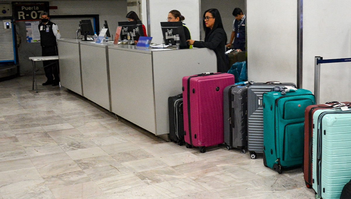 Venden maletas extraviadas en el AICM por Facebook