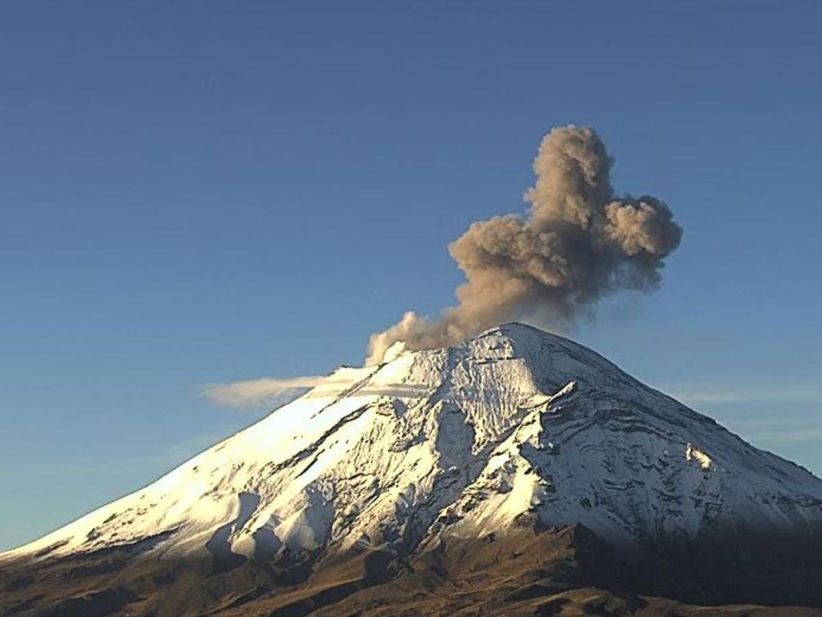 Alertan por posible caída de ceniza del Volcán Popocatépetl en Puebla, Tlaxcala, Edomex e Hidalgo