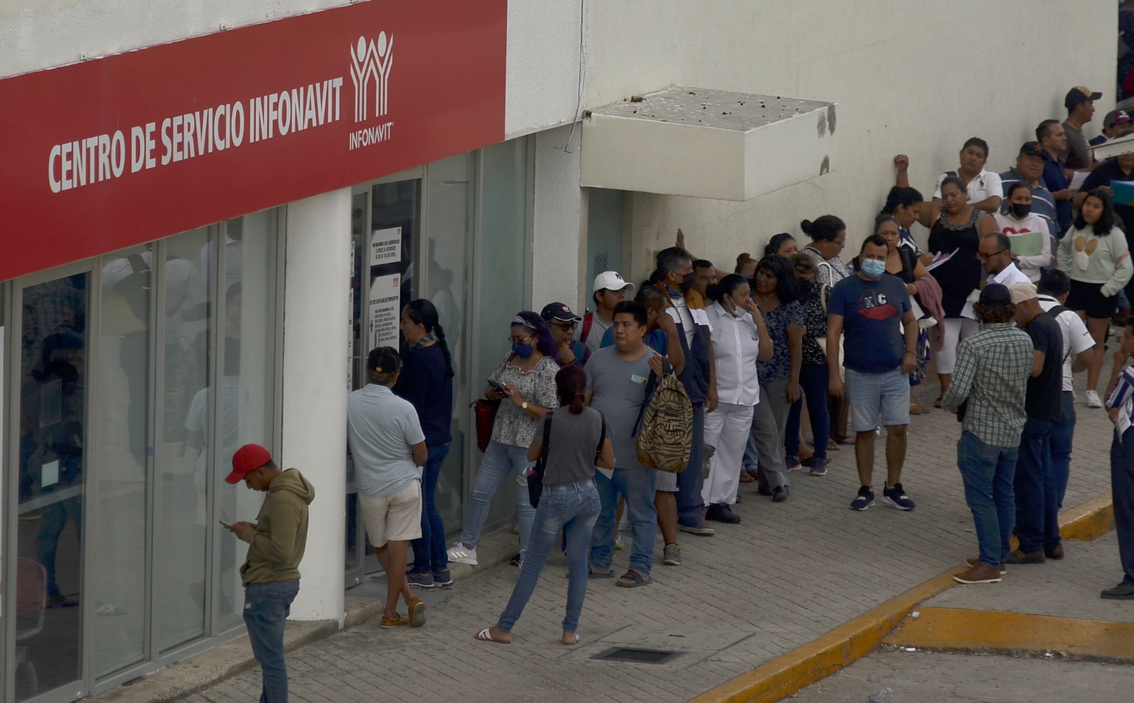 En Quintana Roo, aún falta que 64 mil derechohabientes pasen su deuda de VSM a pesos