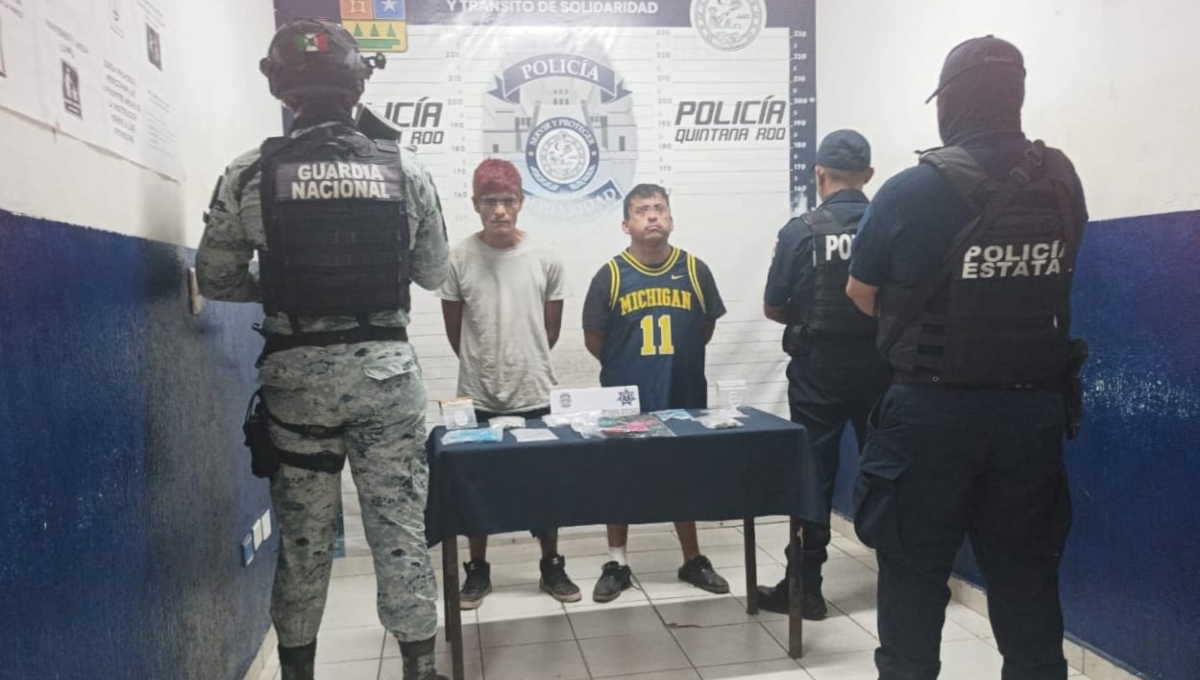 Detienen a dos presuntos narcomenudistas con piedra y cocaína en Playa del Carmen