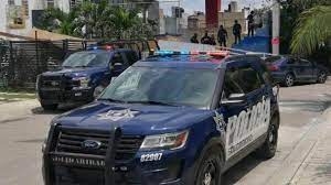 Policías de Playa del Carmen golpean y le roban dinero a una mujer