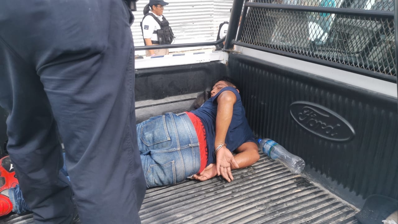 Policía de Ciudad del Carmen resulta lesionado en una persecución que dejó un hombre detenido