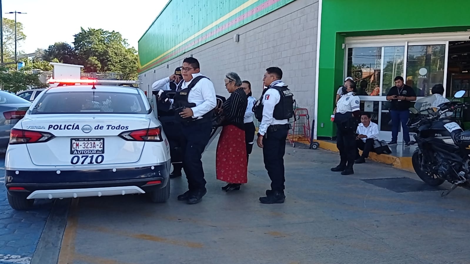 Policía de Campeche detiene a una mujer por intentar robar en un comercio de Campeche