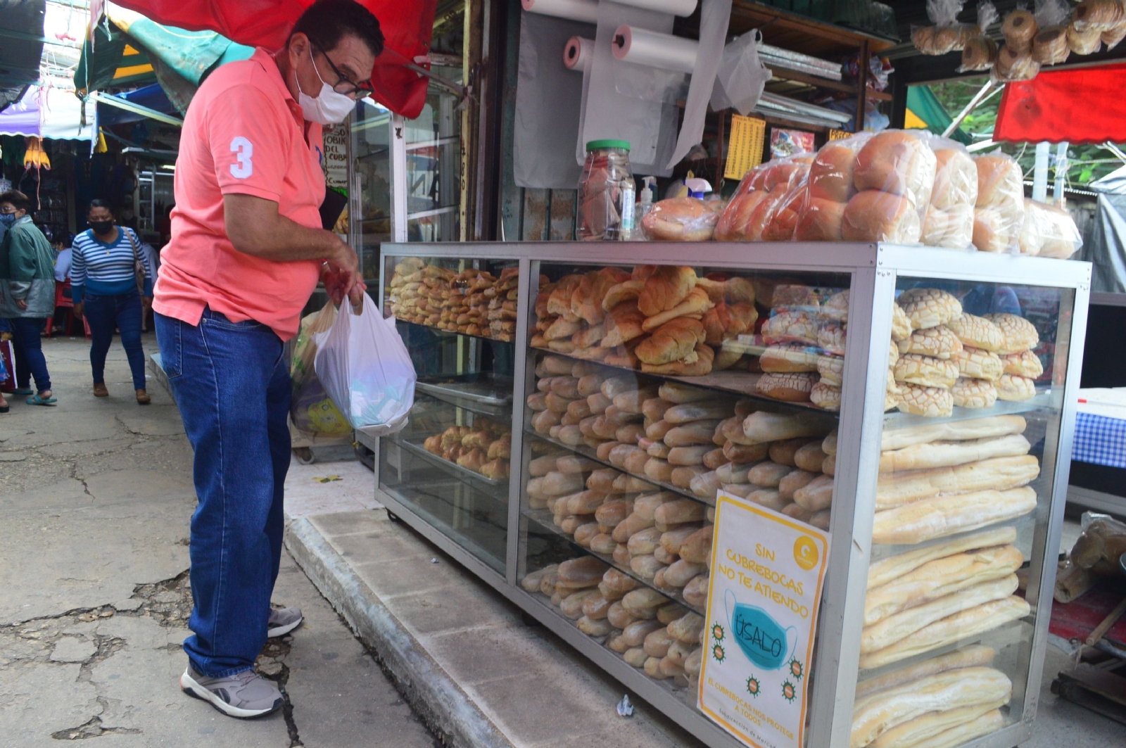 Cerca de 280 locatarios del mercado Sainz de Baranda de Campeche, sin pagar su 'derecho de piso'