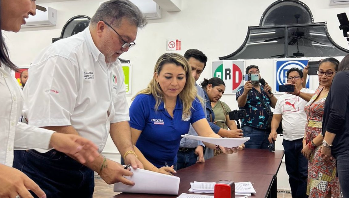 Dirigentes del albiazul y el tricolor solicitaron al Ieqroo la inscripción de su alianza “Fuerza y Corazón por Quintana Roo”.