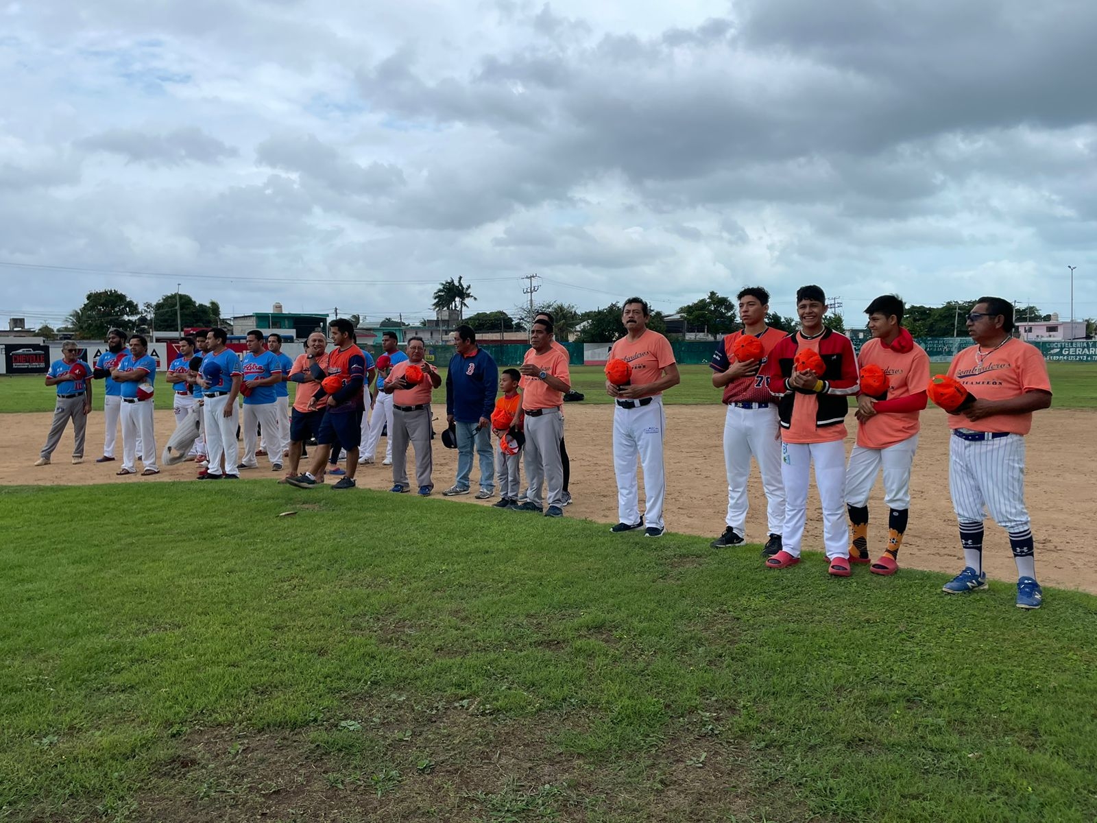 Emotiva inauguración de la Liga Municipal de Beisbol en Cancún