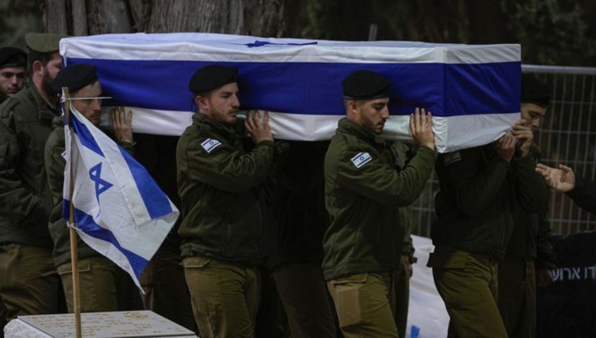 Daniel Hagari, portavoz del Ejército israelí, confirmó que se está investigando si la explosión fue resultado de las minas colocadas por las propias tropas israelíes
