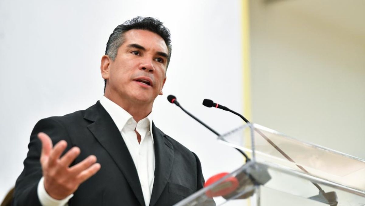 El líder nacional del PRI, Alejandro Moreno, aparece en el primer lugar de la lista de candidatos a senadores por la vía plurinominal