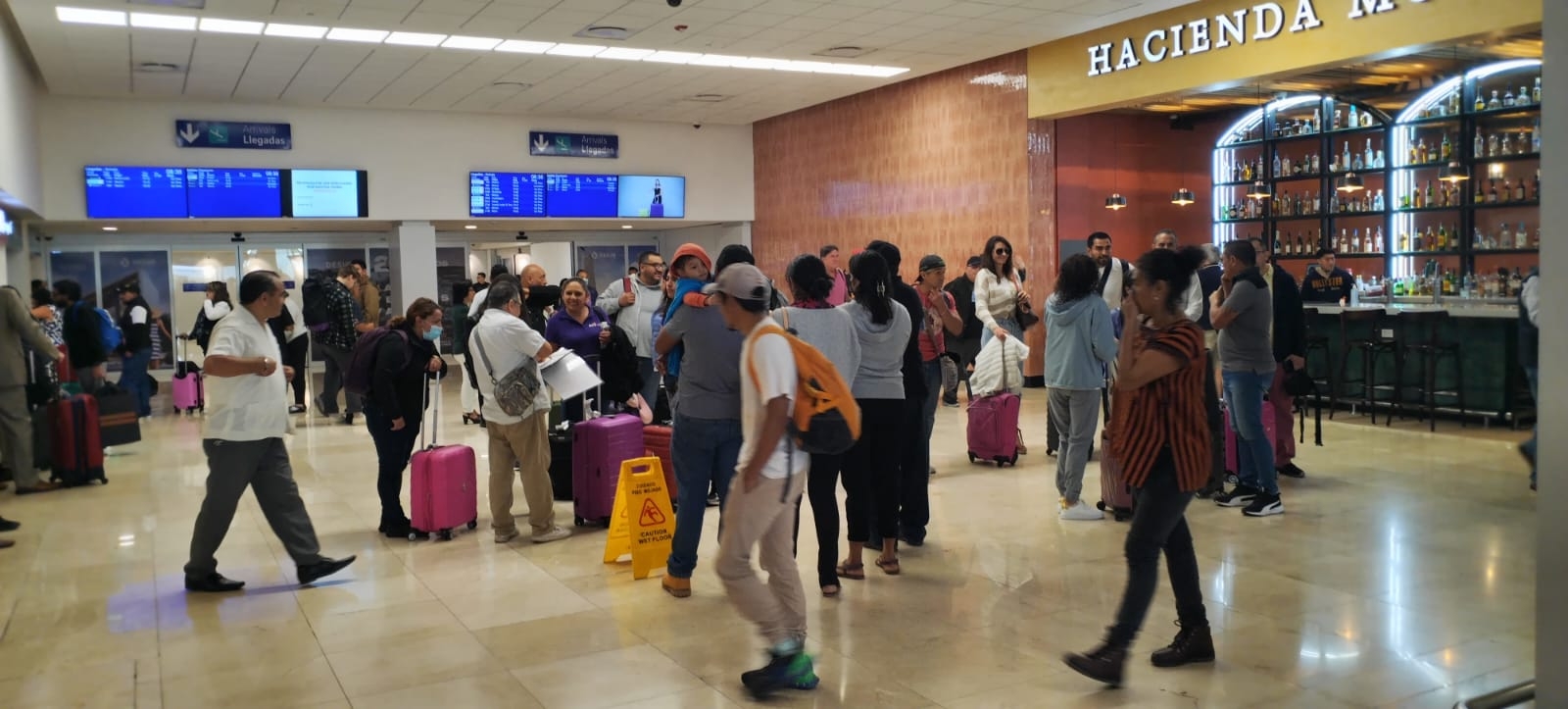 La movilización de pasajeros en el aeropuerto de Mérida aumentó esta mañana